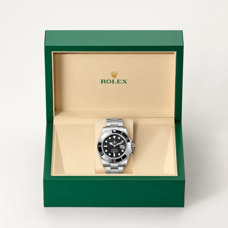 Rolex Submariner Date ref. 126610LN in Oystersteel con lunetta nera